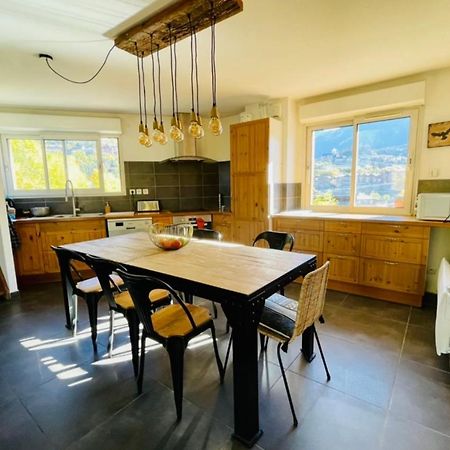 Apartamento Large Chalet With Terrace And View In Briancon Exterior foto